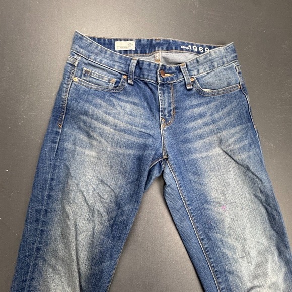 Gap 1969 Real Straight Jeans Women's 28 Blue Mid Rise Stretch Distressed Faded - Picture 2 of 16